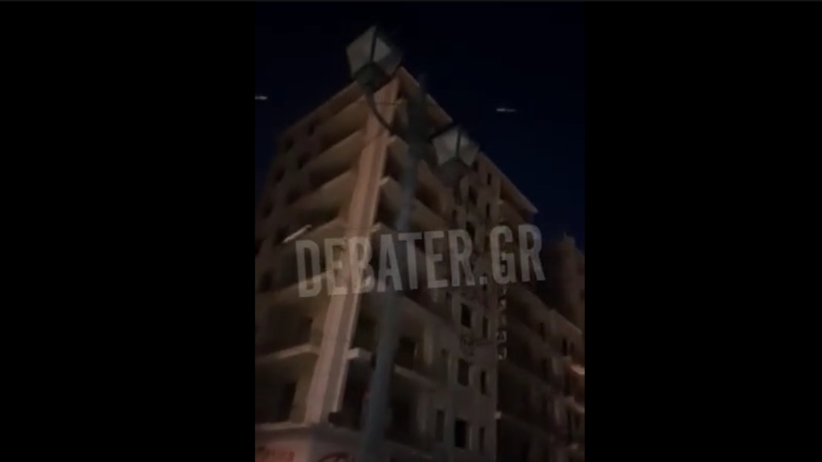Καταγγελία στο DEBATER: “Χωρίς φωτισμό για έναν μήνα σημείο στην Αγίου Κωνσταντίνου στην Ομόνοια” (βίντεο)