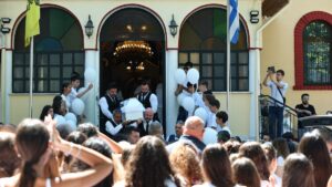 Άννα- Μαρία Πανταζώνη: Σε κλίμα οδύνης η κηδεία της 15χρονης αθλήτριας του ΠΑΟΚ (εικόνες)