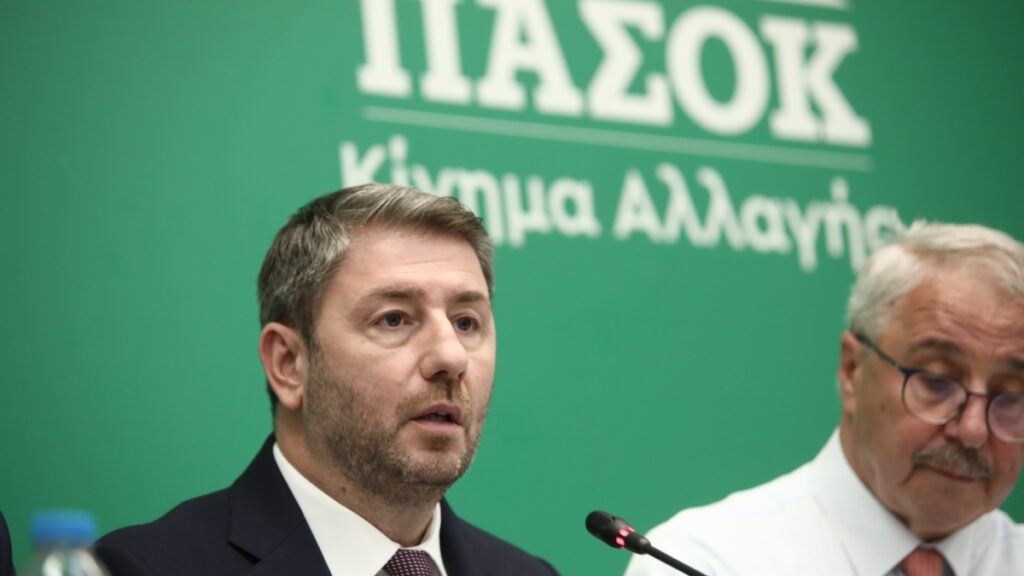 ΠΑΣΟΚ: “Αποτυχία της κυβέρνησης το μεγάλο κόστος στην ενέργεια” – Δέσμευση για μείωση κατά 20% έως το 2027