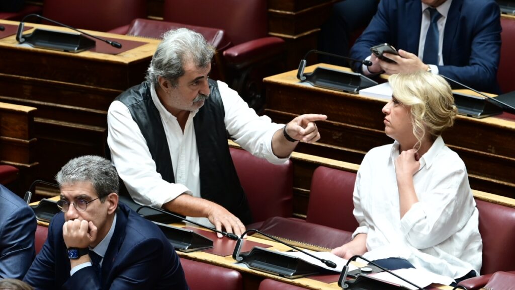 Ροντέο στον ΣΥΡΙΖΑ: Ο Πολάκης, η Δούρου και τα ανοιχτά μέτωπα στην μετά Φάμελλου εποχή – Ντόμινο παραιτήσεων και θεσμικά αδιέξοδα