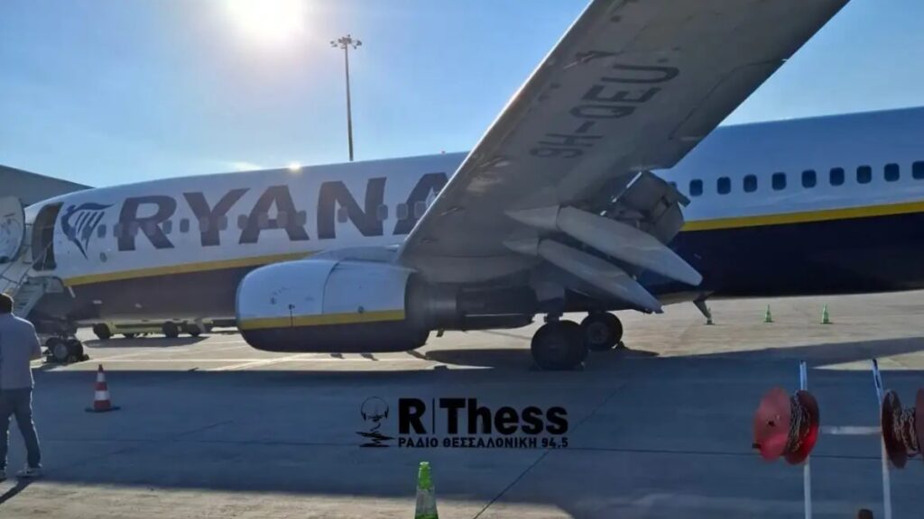 Σκηνές τρόμου στη Θεσσαλονίκη: Έσπασε παράθυρο αεροπλάνου εν ώρα πτήσης – 61χρονος κινδύνευσε να εκτιναχθεί εκτός του αεροσκάφους