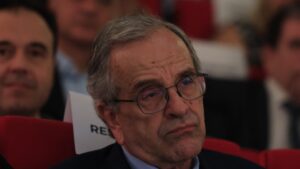 Σαμαράς: Τα βίντεο με αισθητική TikTok με συνομιλητή το γραφείο Τύπου του – Αιχμές κατά της Ντόρας Μπακογιάννη