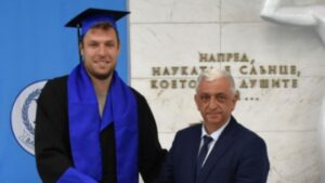 Σάσα Βεζένκοφ: MVP… και στα θρανία – Πήρε μάστερ στην Εθνική Αθλητική Ακαδημία της Βουλγαρίας