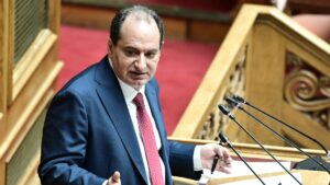 Σπίρτζης: “Η πολιτική μου αξιοπρέπεια δεν μου επιτρέπει να αποδεχθώ την κοινοβουλευτική έδρα”