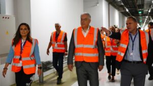 Τάκης Θεοδωρικάκος από το κέντρο εκπαίδευσης πληρωμάτων  στο Ελ. Βενιζέλος: «Εμβληματική επένδυση στην ασφάλεια των επιβατών»