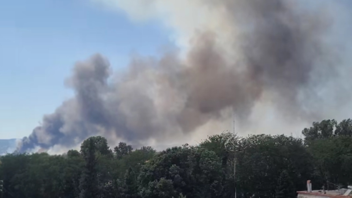 Φωτιά στο Περιβολάκι Θεσσαλονίκης: Ήχησε το 112 για εκκένωση “Απομακρυνθείτε προς Λαγκαδά” – Επιχειρούν 6 εναέρια (βίντεο)