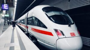 Απίστευτο και όμως αληθινό: Προϊστάμενος αμαξοστοιχίας έκανε έκτακτη στάση για να αγοράσει χαρτί υγείας