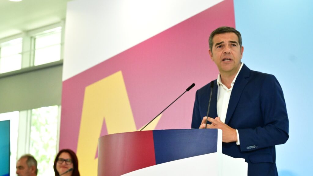 Αλέξης Τσίπρας: Παρουσιάζει τις θέσεις της ΕΛΑΣ για την Τοπική Αυτοδιοίκηση – Δείτε βίντεο