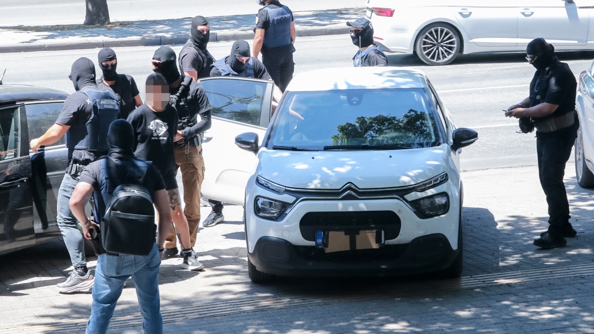 Δολοφονία Βάγιας Νέστορα: Ποινική δίωξη για 5 κακουργήματα στους 3 συλληφθέντες – Το βίντεο που «πρόδωσε» την δράση τους και οι ομάδες κρούσης