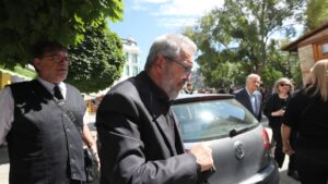 Παναγιώτης Νέστορας: Το πρώτο σχόλιο μετά τις συλλήψεις για την δολοφονία της συζύγου του – “Το μόνο που έχω να τους ρωτήσω είναι γιατί τόσο μίσος;”