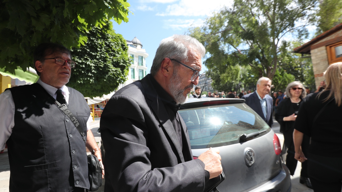 Παναγιώτης Νέστορας: Το πρώτο σχόλιο μετά τις συλλήψεις για την δολοφονία της συζύγου του – “Το μόνο που έχω να τους ρωτήσω είναι γιατί τόσο μίσος;”