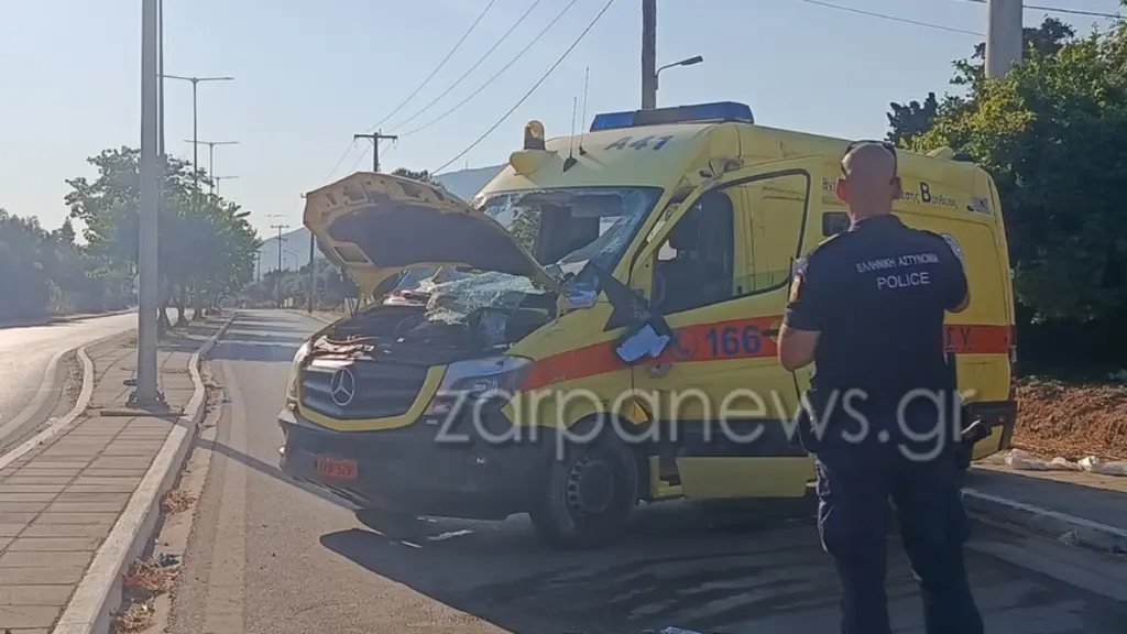 Σοκαριστικό τροχαίο στα Χανιά: Ασθενοφόρο του ΕΚΑΒ συγκρούστηκε με ΙΧ – Νεκρός ο ασθενής που μετέφερε (Βίντεο – Φωτογραφίες)