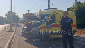 Σοκαριστικό τροχαίο στα Χανιά: Ασθενοφόρο του ΕΚΑΒ συγκρούστηκε με ΙΧ – Νεκρός ο ασθενής που μετέφερε (Βίντεο – Φωτογραφίες)