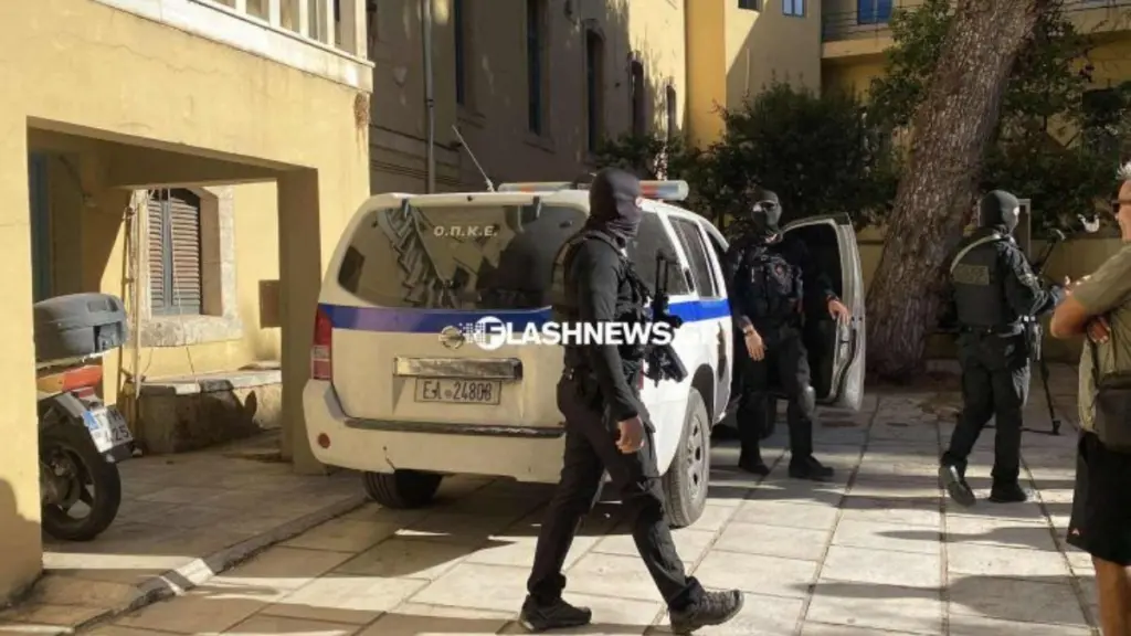 Μαφία στα Χανιά: Σοκάρουν οι συνομιλίες αστυνομικού με αρχηγικό μέλος – “Θα πάρω του φουσκωτούς μου και θα πάω από εκεί, βασίζομαι πάνω σου”