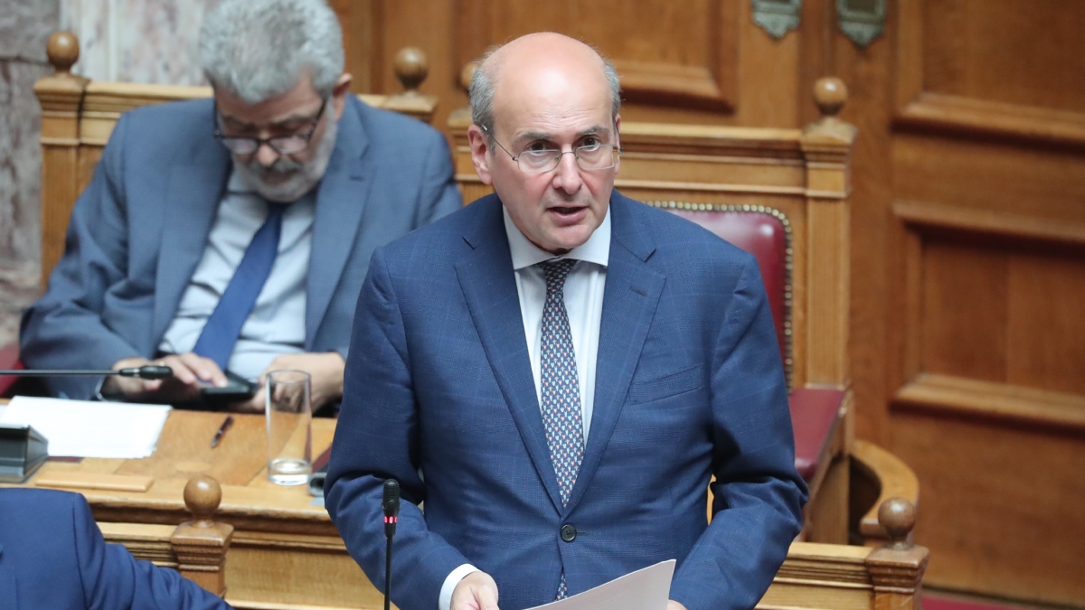 Χατζηδάκης: “Η ΝΔ θα παρουσιάσει ρεαλιστικό πρόγραμμα και όχι προτάσεις που θα κοροϊδεύουν τους πολίτες”