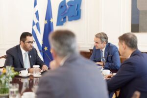 Συνάντηση Μητσοτάκη με τον Υπουργό Βιομηχανίας και Προηγμένης Τεχνολογίας των ΗΑΕ