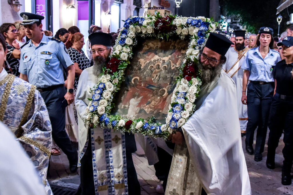 Δεκαπενταύγουστος: Τι γιορτάζουμε στην Κοίμηση της Θεοτόκου – Γιατί αποκαλείται το «Πάσχα του καλοκαιριού»