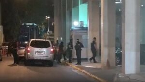 Εμπρησμός στη Marfin: Ενώπιον της Δικαιοσύνης σήμερα η 46χρονη – Πώς έγινε η μεταγωγή από τη Βρετανία