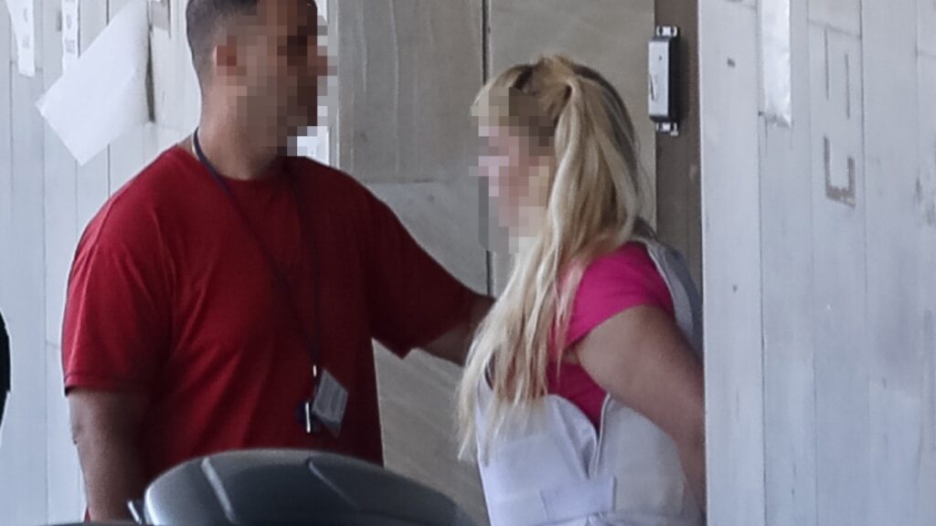 Από τη ΓΑΔΑ, σε εισαγγελέα και ανακριτή η 46χρονη που κατηγορείται για τον φονικό εμπρησμό στη Marfin