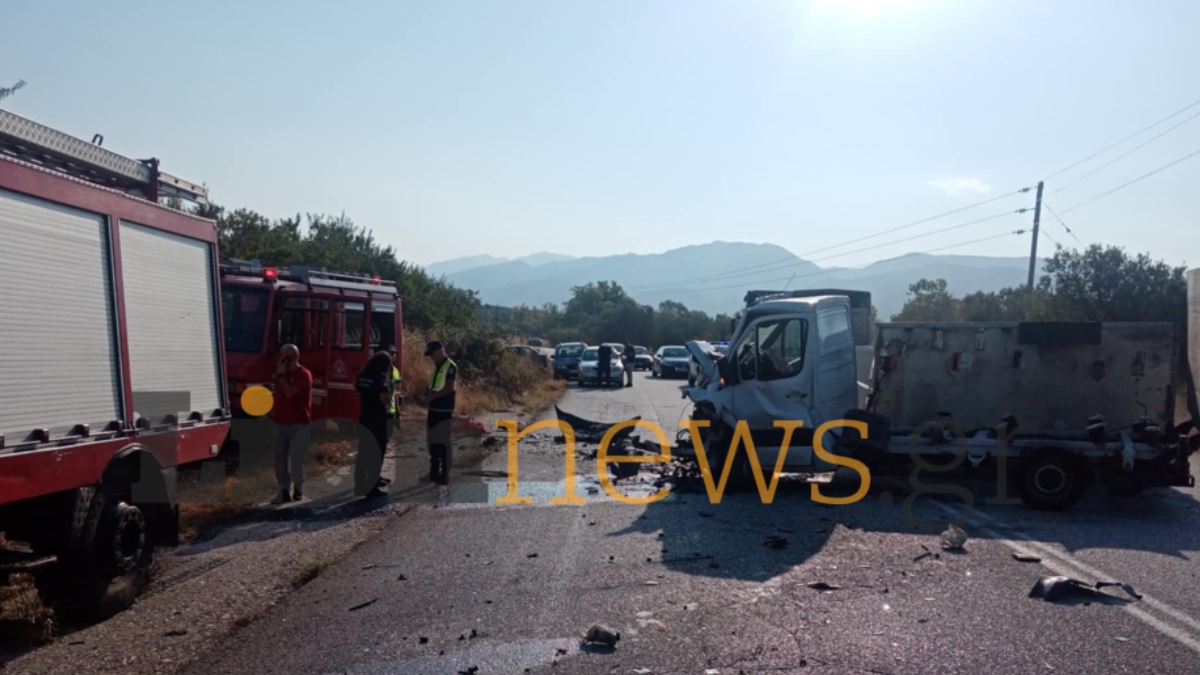 Τραγωδία στις Σέρρες: Σφοδρή, μετωπική σύγκρουση φορτηγού με ΙΧ – Σκοτώθηκαν μητέρα και γιος (Σοκαριστικές εικόνες)