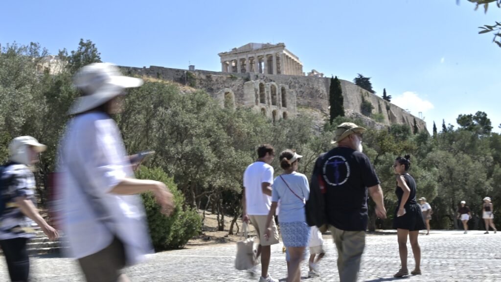 Η Ελλάδα στις κορυφαίες επιλογές των Ευρωπαίων ταξιδιωτών, σύμφωνα με έρευνα του ΕΟΤ