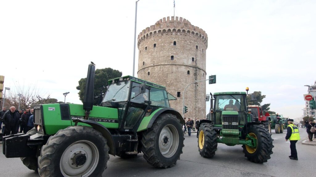 Αγροτικός ξεσηκωμός στη ΔΕΘ: Συλλαλητήριο με τρακτέρ στον Λευκό Πύργο