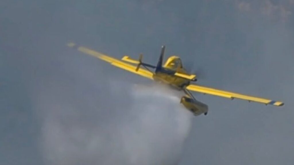 Προσθαλάσσωση πυροσβεστικού Air Tractor στον Αστακό κατά τη διάρκεια υδροληψίας – Καλά ο πιλότος