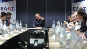 Τσίπρας: «Ετοιμαζόμαστε όχι μόνο για τη μάχη, αλλά για να κυβερνήσουμε»