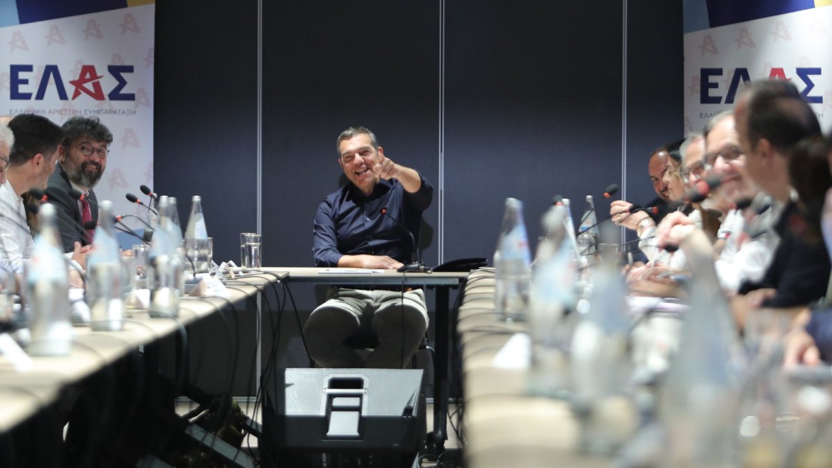 Τσίπρας: «Ετοιμαζόμαστε όχι μόνο για τη μάχη, αλλά για να κυβερνήσουμε»