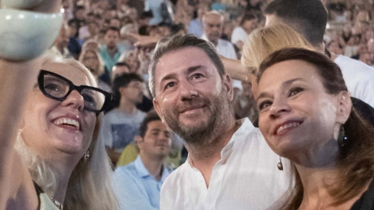 Ανδρουλάκης: Στην Επίδαυρο για την παράσταση “Ίων”