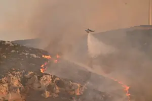 Φωτιά τώρα στην Κω: Σε δύσβατη περιοχή στο Πυλί – Επιχειρούν ελικόπτερο και Air Tractor