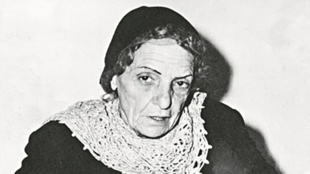 Ευτυχία Παπαγιαννοπούλου: Η γυναίκα που πουλούσε τα τραγούδια-διαμάντια για μια παρτίδα πόκα