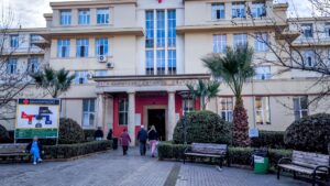 Καταγγελία για ξυλοδαρμό ειδικευόμενης γιατρού στον Ερυθρό Σταυρό από γυναίκα ασθενή – “Άρχισε να τη σπρώχνει, να τη βρίζει και να τη χτυπάει”