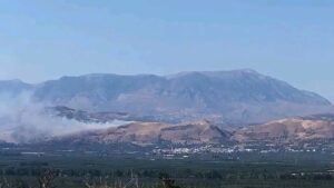 Φωτιά στους Αγίους Δέκα Ηρακλείου – Επιχειρούν τέσσερα ελικόπτερα