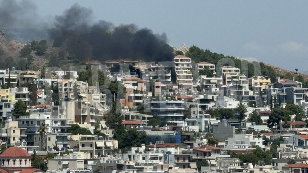 Φωτιά σε υπόγειο στο Ψυχικό (βίντεο)