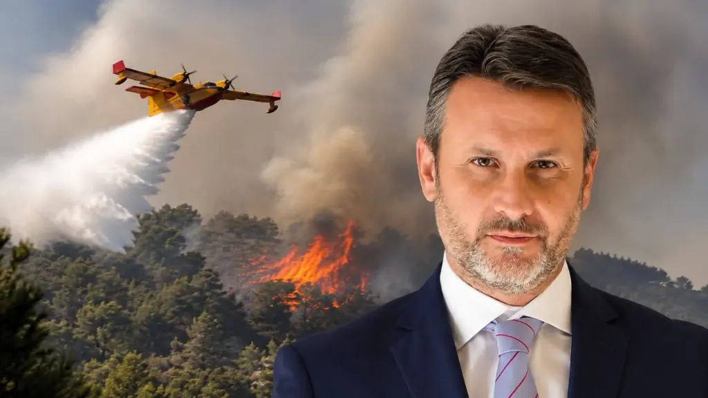 Φωτιά στη Σαλαμίνα: Πώς ξεκίνησε η πυρκαγιά – Τι λέει ο δήμαρχος για τα ακαθάριστα οικόπεδα