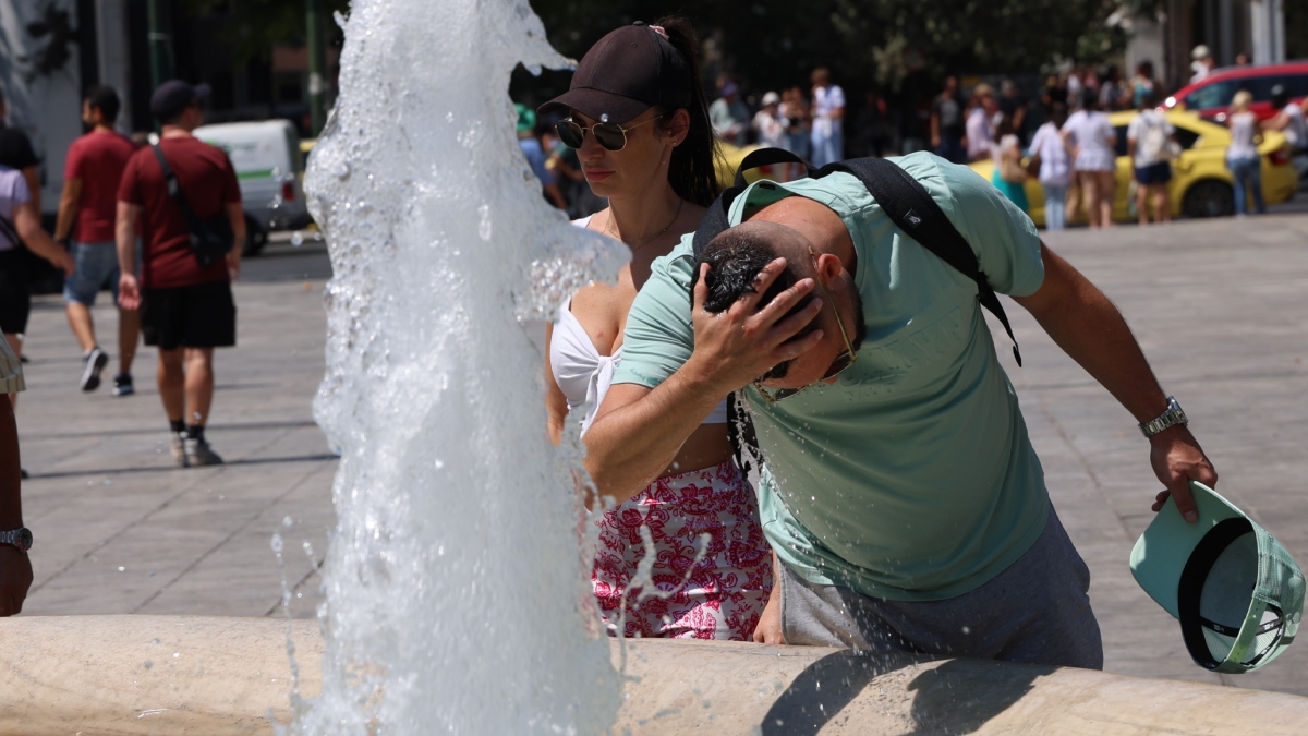 Συνεχίζεται και σήμερα ο καύσωνας – Έρχονται 40άρια και ισχυροί άνεμοι το Σαββατοκύριακο