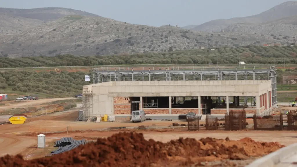 Υπογράφηκε η σύμβαση για τα συστήματα αεροναυτιλίας στο νέο Διεθνές Αεροδρόμιο Ηρακλείου – Αναμένεται να τεθεί σε λειτουργία τον Νοέμβριο του 2028
