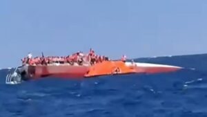 Συναγερμός ανοιχτά της Κύπρου: Ανατράπηκε καταμαράν με σχεδόν 270 επιβάτες – Έχουν εντοπιστεί 159