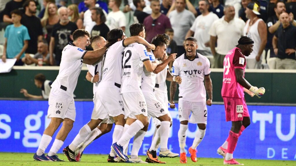 Κηφισιά – ΑΕΚ 1-1: «Βολίδα» του Μπένι στο 90+6′ σόκαρε την Ένωση