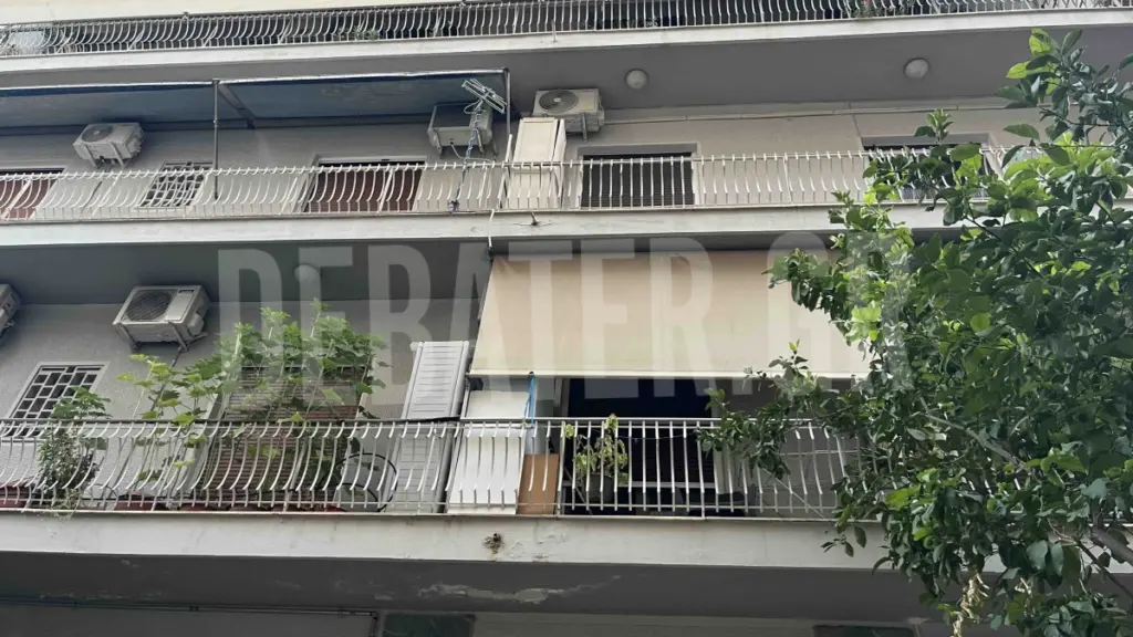 Κυψέλη:  Η ιατροδικαστική θα ρίξει φως στην υπόθεση με το κατεψυγμένο βρέφος στη βαλίτσα – “Ήταν περίεργη όλη η οικογένεια” (φωτογραφίες)