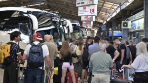 Δεκαπενταύγουστος: Σε εξέλιξη η έξοδος των τελευταίων εκδρομέων – Αυξημένη κίνηση στους δρόμους 
