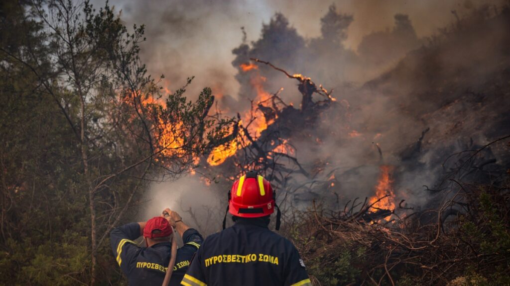 Πολύ υψηλός ο κίνδυνος πυρκαγιάς και τον Δεκαπενταύγουστο – Ποιες περιοχές είναι στο “πορτοκαλί”