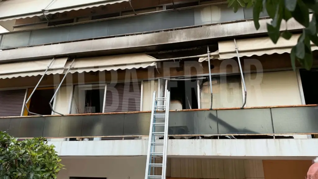 Κατεσβέσθη η φωτιά σε διαμέρισμα στη Νέα Σμύρνη
