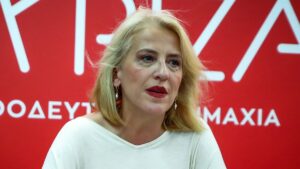ΣΥΡΙΖΑ κατά Μητσοτάκη: «Ο κόσμος χόρτασε από “θα”» – Πυρά για ακρίβεια, Ταμείο Ανάκαμψης και ΔΕΘ