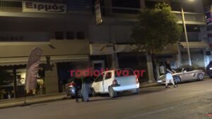 Θήβα: Ρομά εμβόλισε με το αυτοκίνητό του το ΙΧ ενός αλλοδαπού μετά από καυγά (βίντεο)