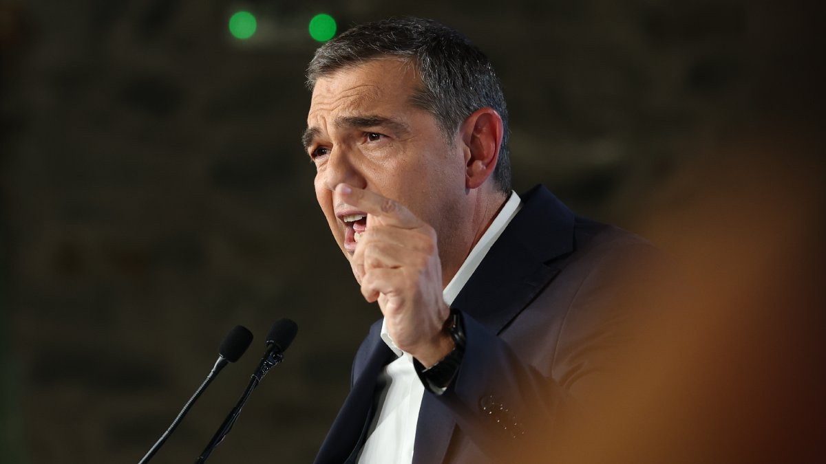 Νέα κόντρα κυβέρνησης – Τσίπρα: «Είπαμε και μια… υπερβολή, για να περάσει η ώρα»