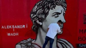 «Shqiptari» ο Μέγας Αλέξανδρος: Η τοιχογραφία στην Αλβανία που προκάλεσε αντιδράσεις