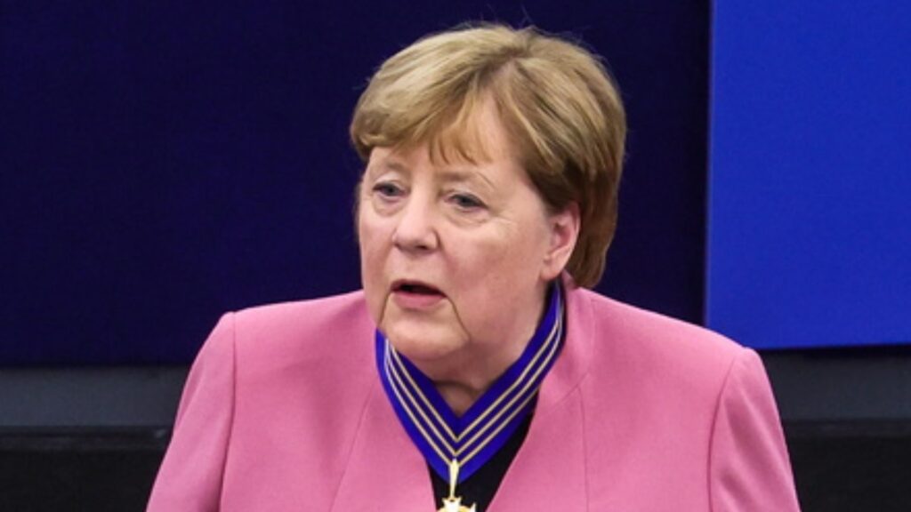Μέρκελ μετά τη σαρωτική νίκη της AfD: «Ως μέλος του CDU, ματώνει η καρδιά μου»