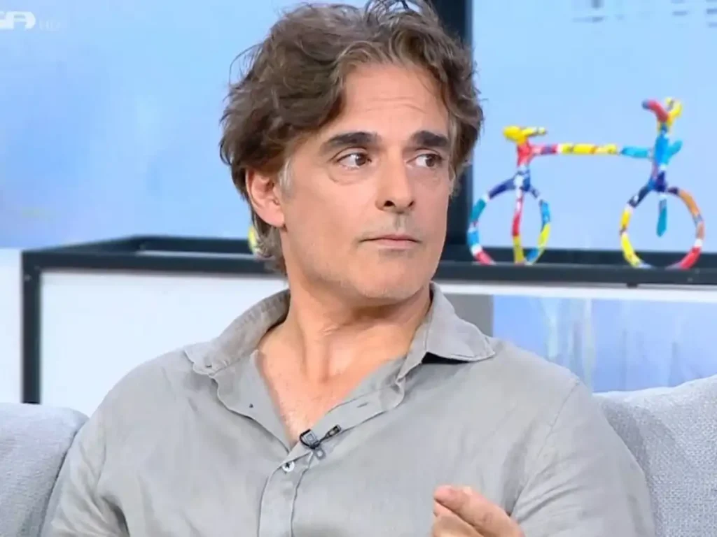 Αντώνης Μυριαγκός: “Δέχομαι την κριτική, αλλά κρατάω μια απόσταση” – Ο ρόλος του στα «Δύο Μαύρα Πουκάμισα»